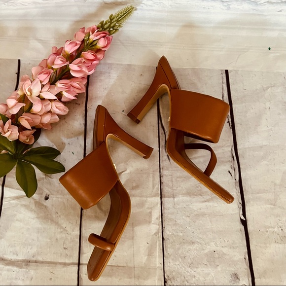 Zara Leather Heels - Picture 4 of 11